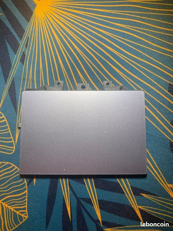Trackpad LENOVO IdeaPad 3 – Très bon état – Nappe non fournie